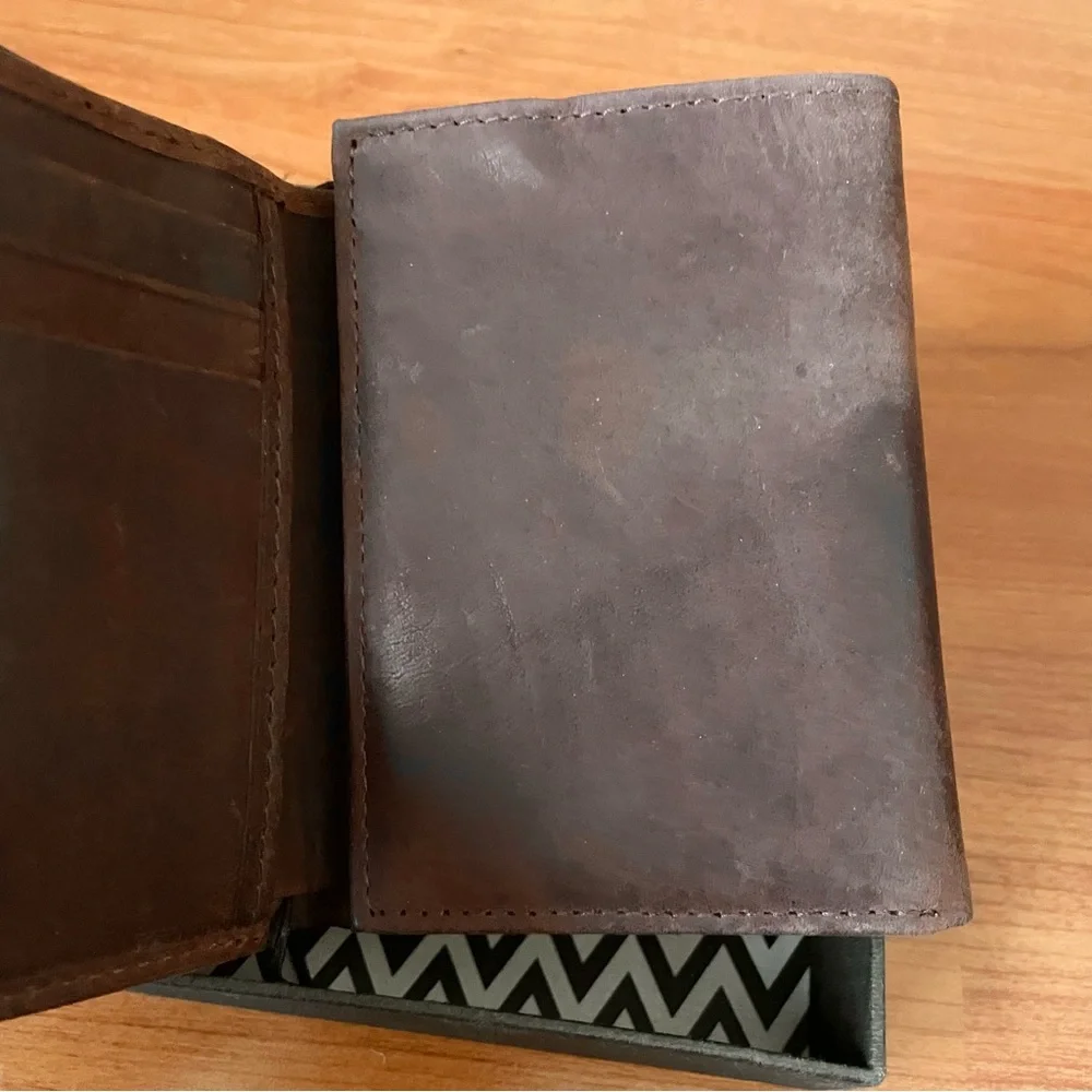 NIB Steve Madden Leather Trifold Wallet